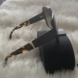 Prada | Accessories | Authentic New Women Prada Monochrome  display picture 3